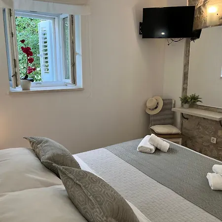 Luxury 